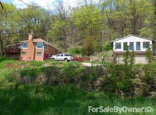 414 Bench St, Lynxville, WI 54626