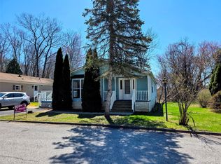 6 Short Lane, Hyde Park, NY