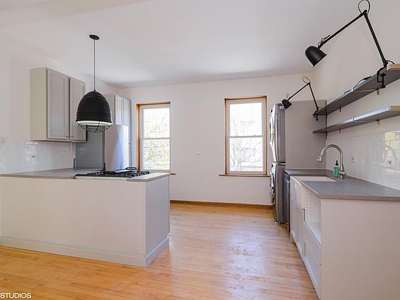 3rd image of 3358 N Monticello Ave APT 2W