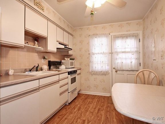 3rd image of 1523 Plymouth Pl #1E