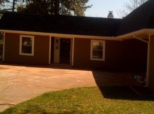 1124 Mannbrook Dr, Stone Mountain, GA 30083