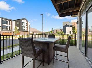 1071 Brookwood Dr, Ashwaubenon, WI 54304