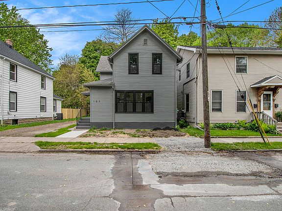 2nd image of 107 Luton Ave SE