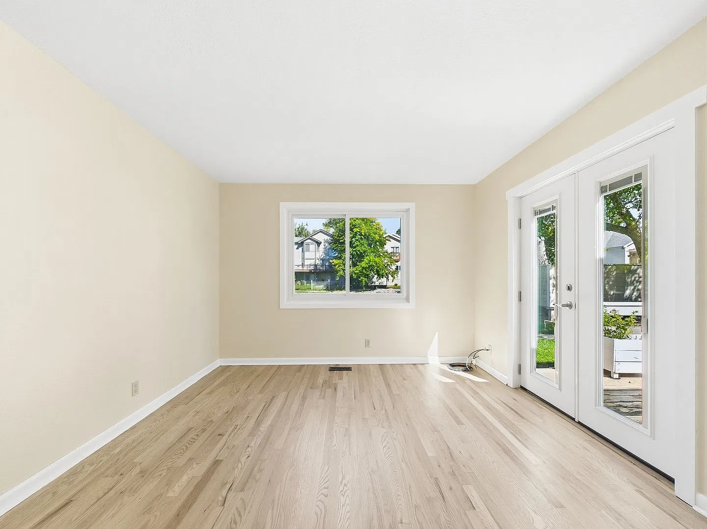 2284 S Yosemite Cir — Photo 3
