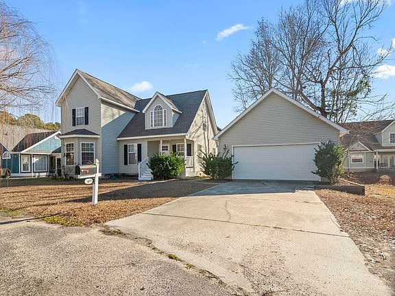 2nd image of 409 Knoll Ct.