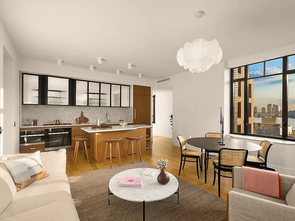 1st image of 300 E 44th St #Penthouse 1