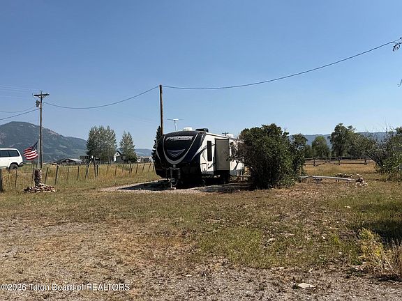 5th image of 943 State Highway 241