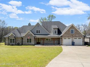 4065 Misty Oaks Cv, Nesbit, MS 38651