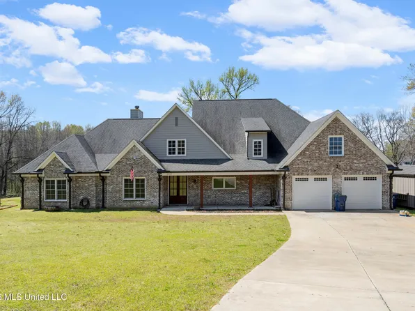 4065 Misty Oaks Cv, Nesbit, MS 38651