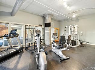 1627 Locust St APT 202, Saint Louis, MO 63103
