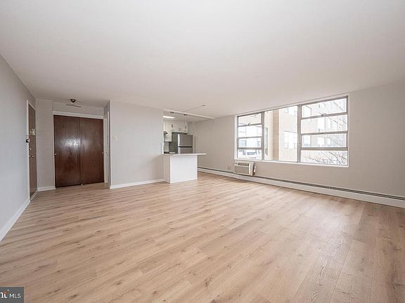 4th image of 1030 E Lancaster Ave APT 702