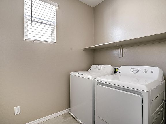 5th image of 10831 Lost Ark Ave