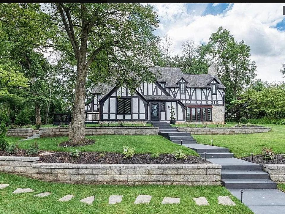 1st image of 5 Forest Glen Ln