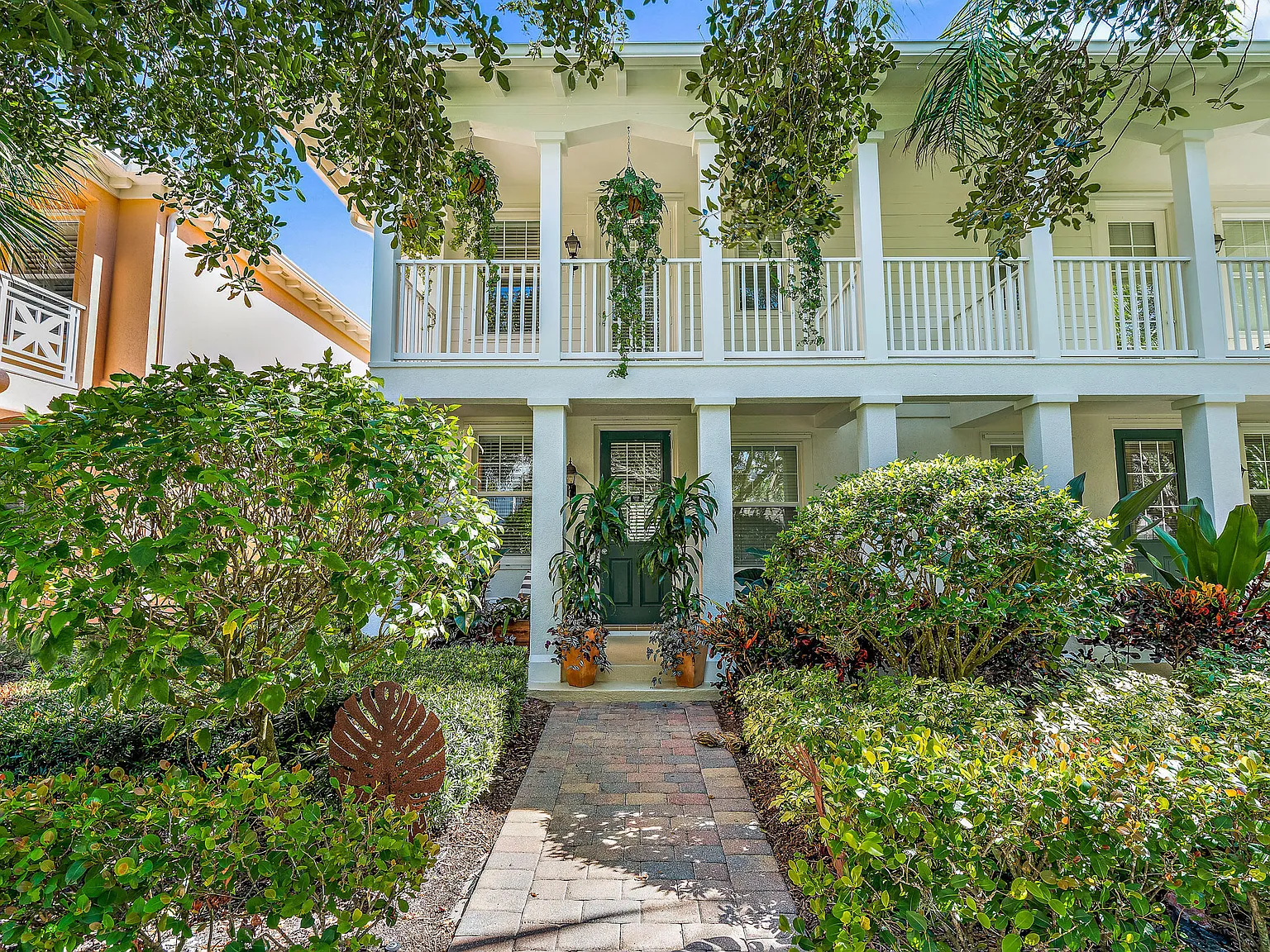 4 bed, 3.0 bath, 1890 sqft, $5,500 — Photo 2