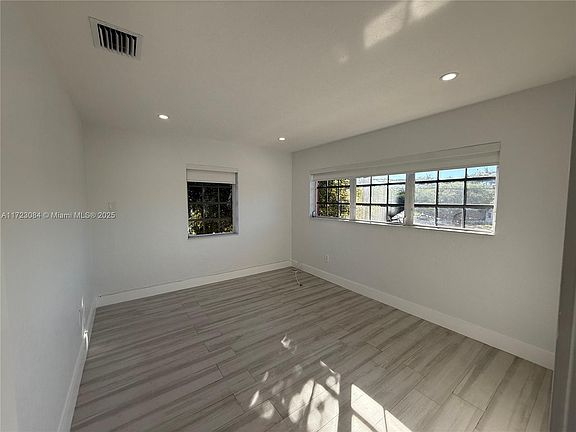 2nd image of 601 SW 11th St #3