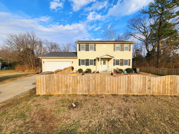 224 Cashen Dr, Makanda, IL 62958