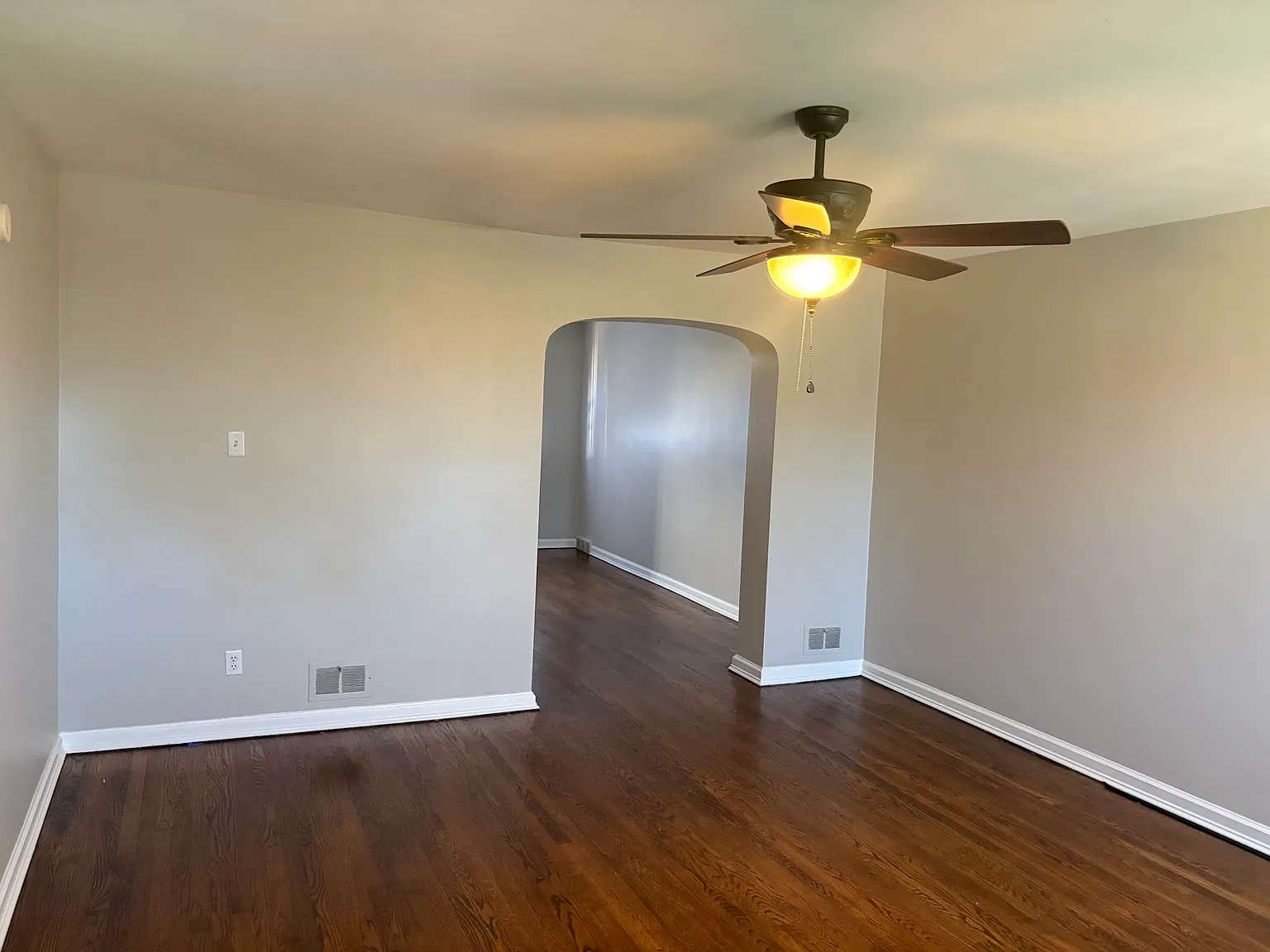 3 bed, 1225 sqft, $1,800 — Photo 2