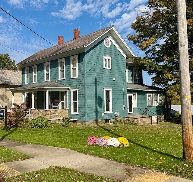 1st image of 202 N Otter St