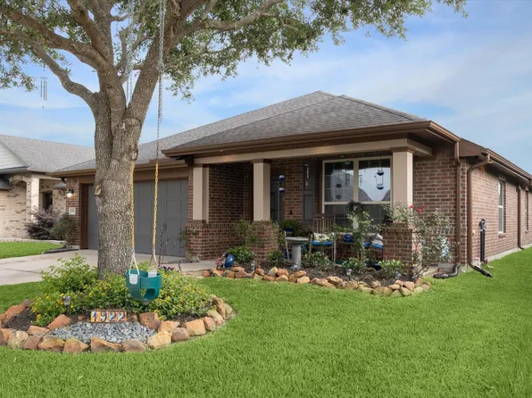 1922 Cadbury Castle Ln, Fresno, TX 77545