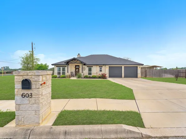 603 Abbott Rdg, St Hedwig, TX 78152