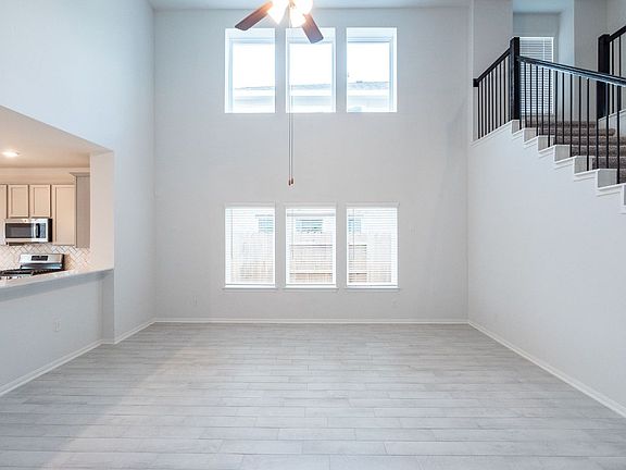 4th image of 13310 Villa Sola Dr