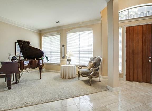 4th image of 609 Stonebury Dr