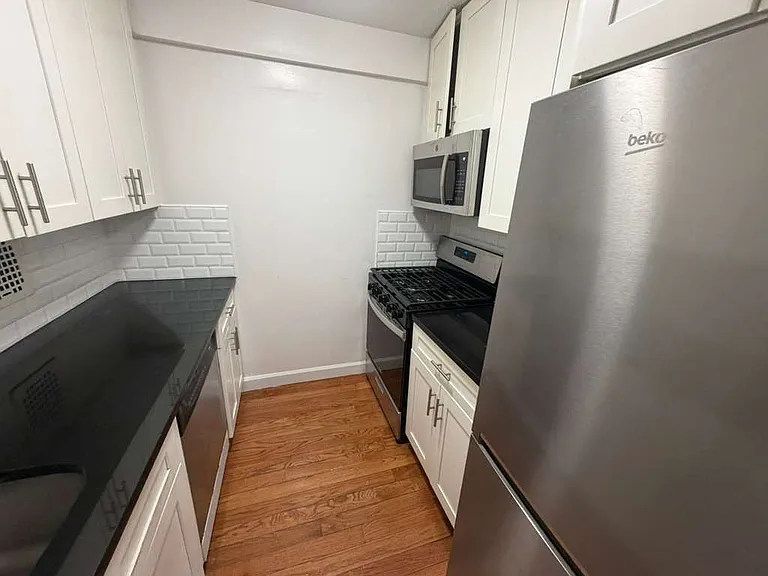 83-33 118th St #5 — Photo 7