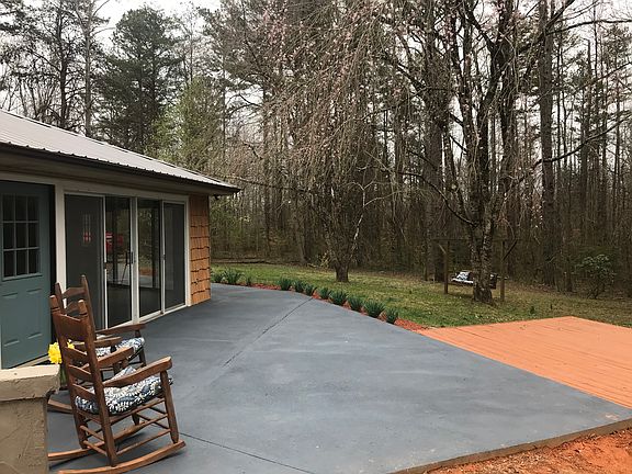 2nd image of 1024 Savannah Ln