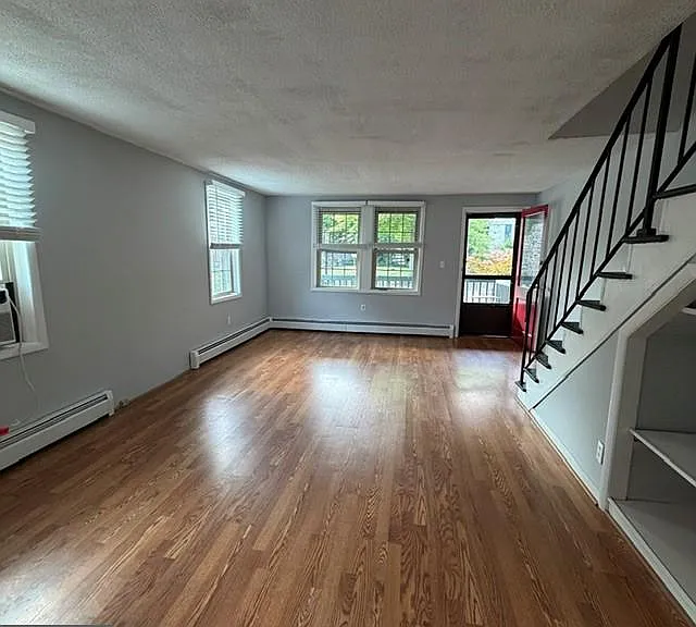 555 Northbrook Rd — Photo 3