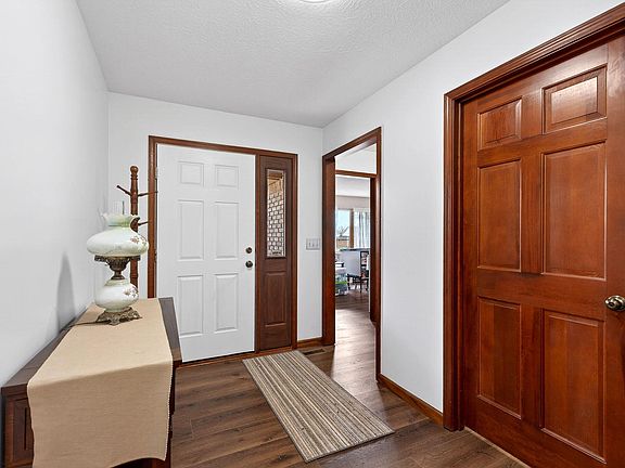 4th image of 715 Fern Ct