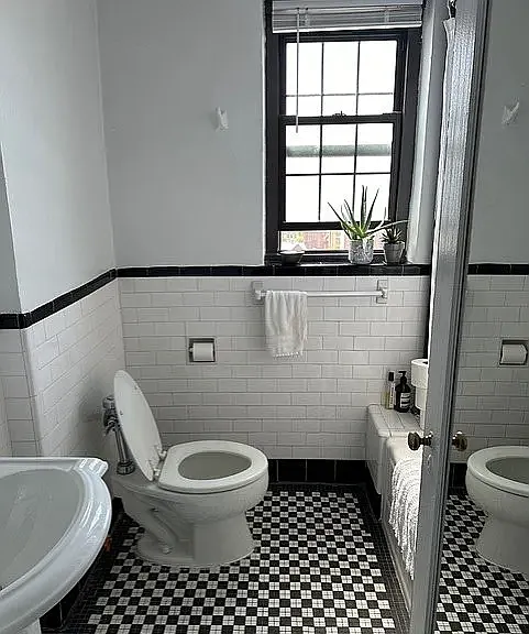460 W 24th St #2C — Photo 7
