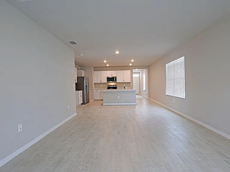 1156 Brooklands Dr — Photo 3