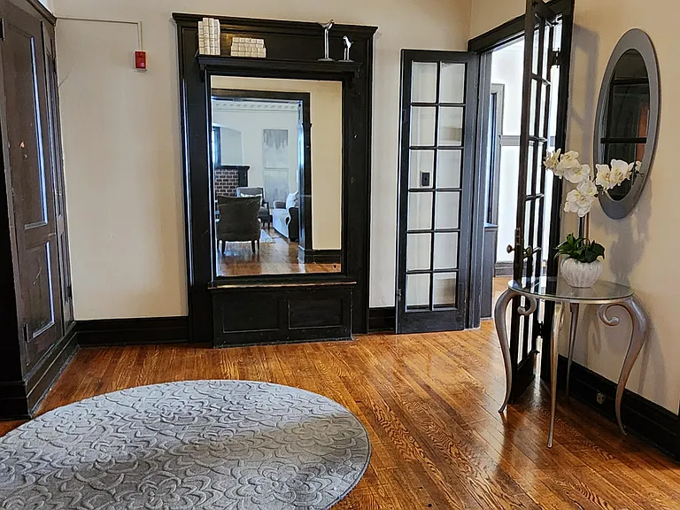 St. James Court Historic Apartments — Photo 39