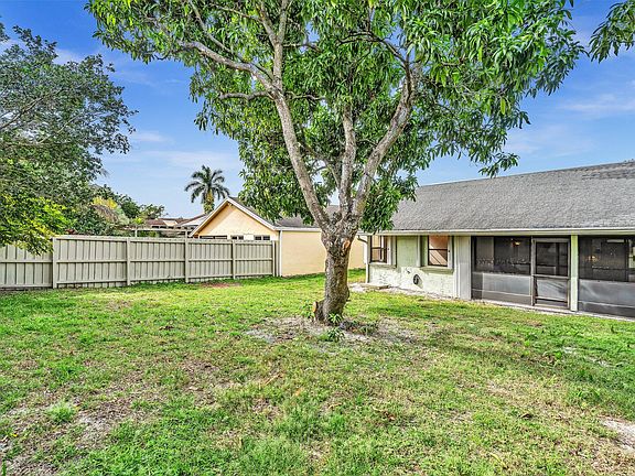 3rd image of 1045 NW 18th Avenue