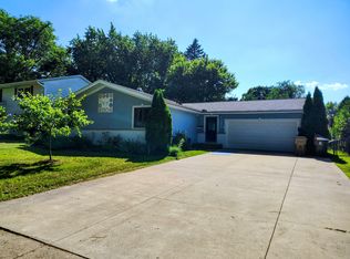 2218 Prairie Rd, Madison, WI 53711
