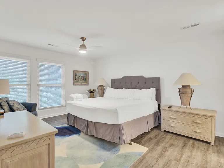 5 Lake Village Ln — Photo 9