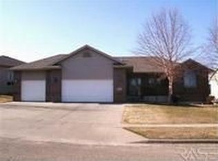 6524 W Strabane Trl, Sioux Falls, SD 57106