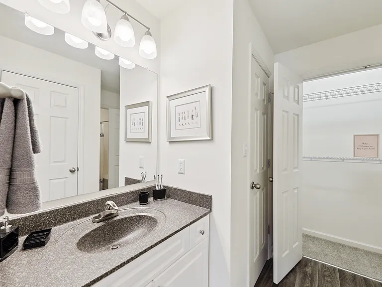 Forest Ridge Apartments — Photo 9