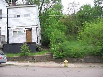 2nd image of 1029 Lind St