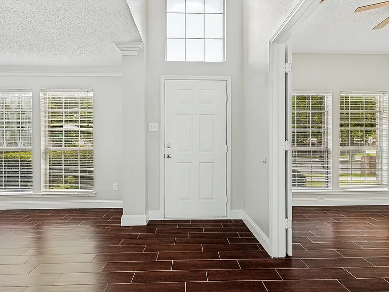 3900 Columbus Dr — Photo 18