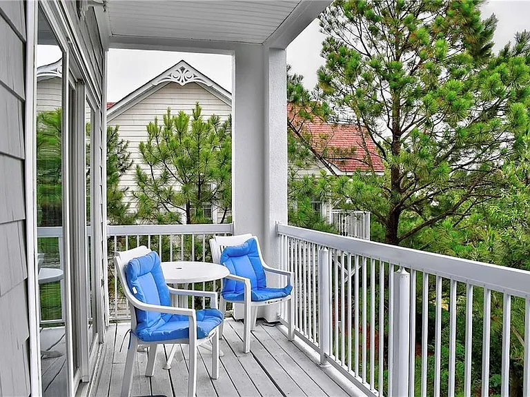 2nd balcony