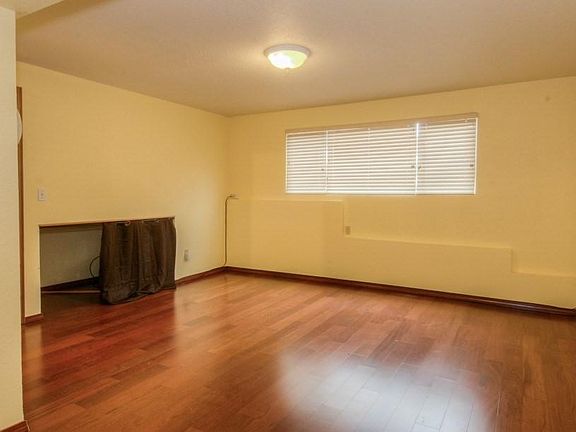 5th image of 12424 103rd Ave NE