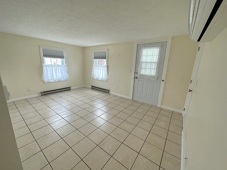 260 Elm St #A — Photo 3