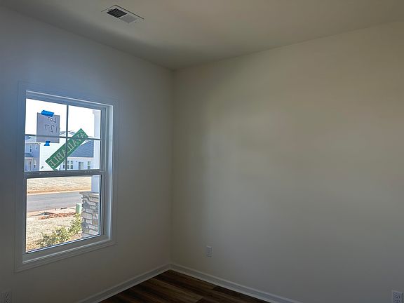 5th image of 1168 Melford Ave