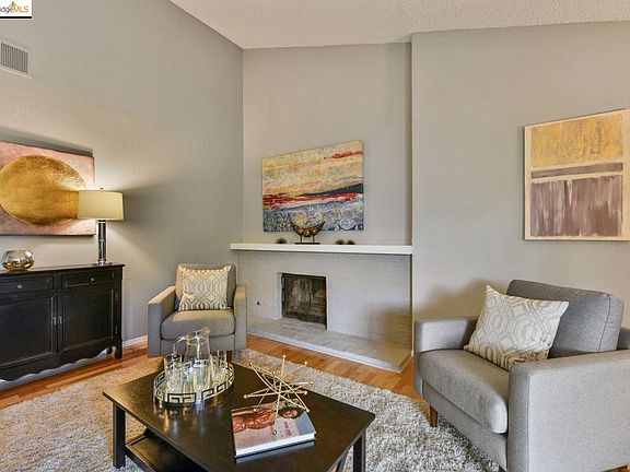 3rd image of 8685 Mountain Blvd #36