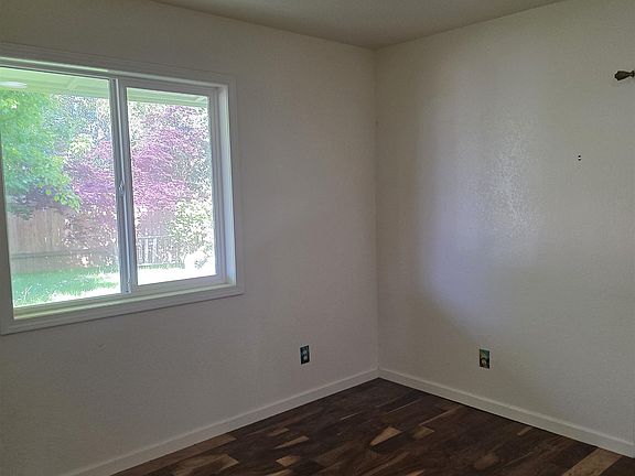 3rd image of 310 Arnett St