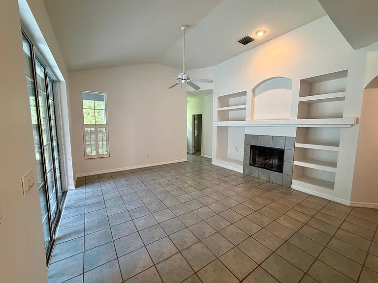 4554 Shanewood Ct — Photo 4