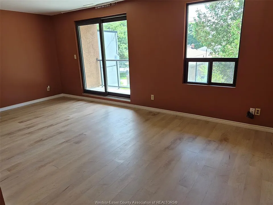 3875 Tecumseh Rd E #3
