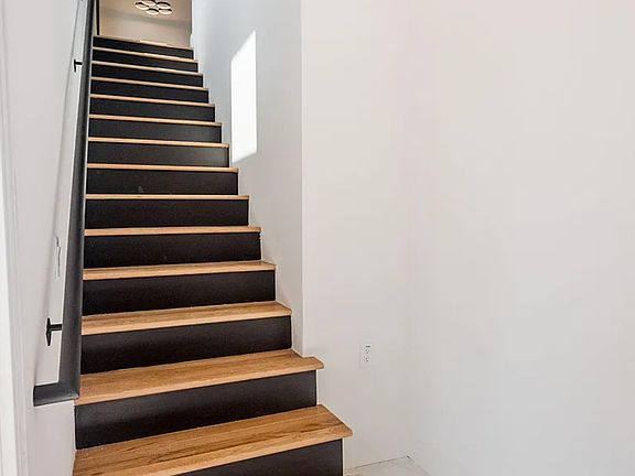 4th image of 1642 Bagley St Unit 20