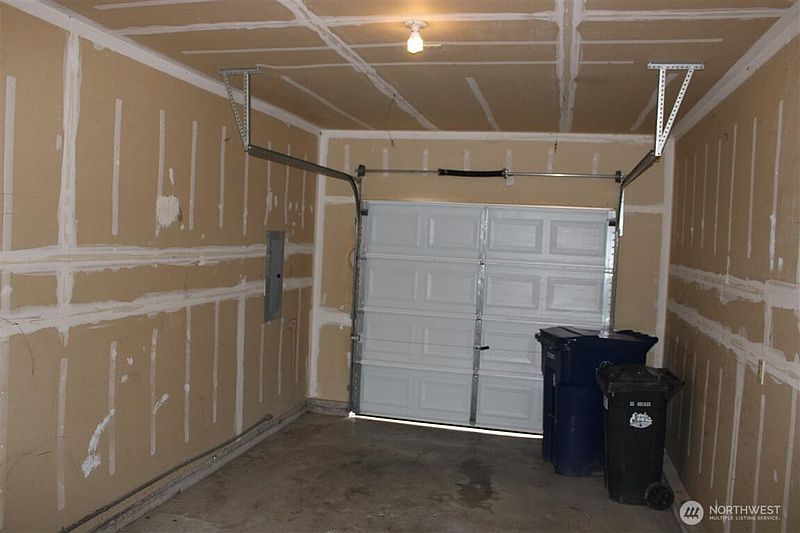 3rd image of 903 S 22nd Court
